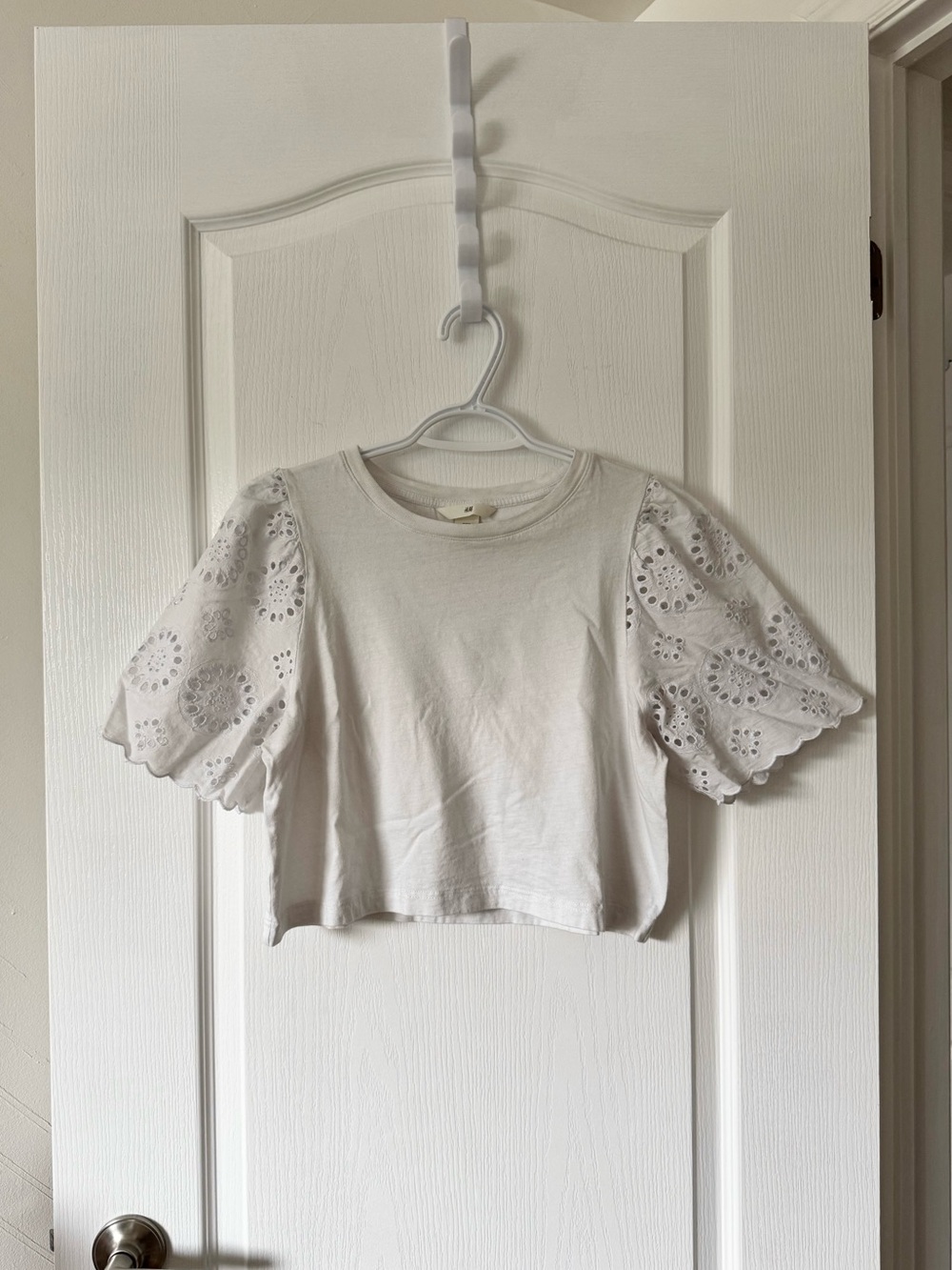H&M eyelet lace sleeve tee
